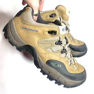 Salomon Women's Tan Hiking shoe, size 9
